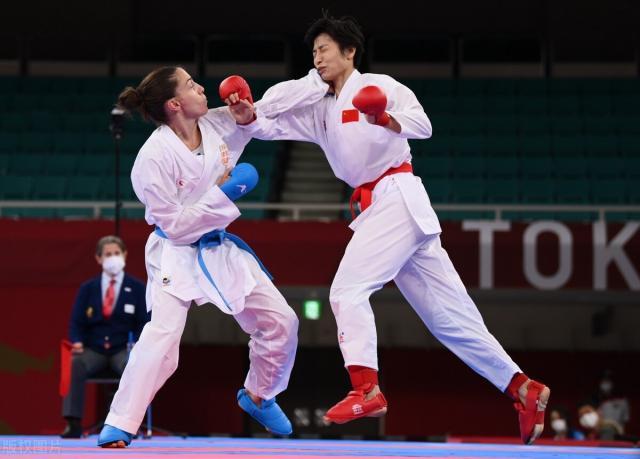 开云-尹笑言遗憾摘银：爱打女孩从排球赛场到空手道擂台