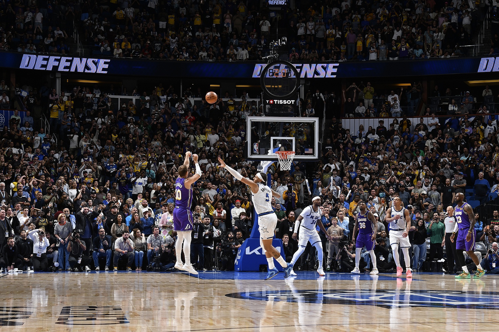 开云官网-肯纳德审判之投!东詹里哪个都不能放 湖人的进攻上限创造奇迹